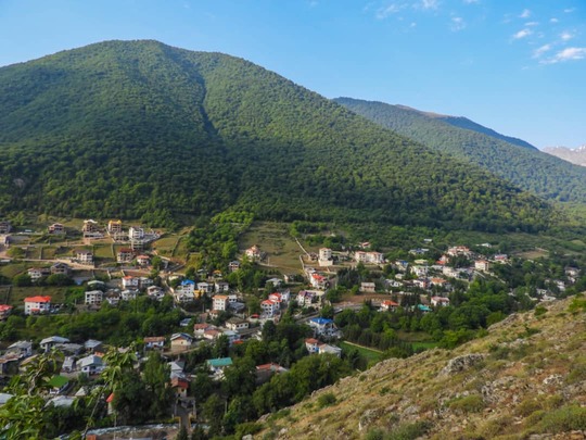 آپارتمان کوهستانی دوخواب با چشم انداز کوه