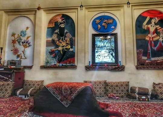بوم گردی خانه خشتی اتاق یاس