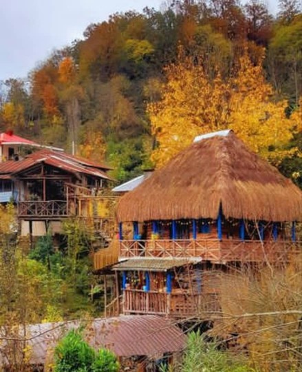 بوم گردی مشتی مریم خونه درختی ( سرولات )