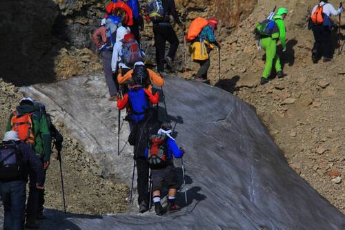 قله 4466 متری بازاردوزی، بام کشور آذربایجان