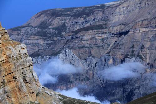 قله 4466 متری بازاردوزی، بام کشور آذربایجان