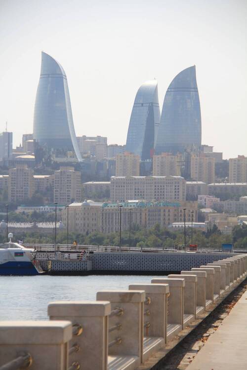 قله 4466 متری بازاردوزی، بام کشور آذربایجان