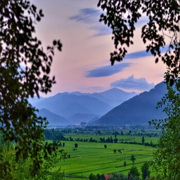 بوم گلبند( خانه روستایی )رودبار