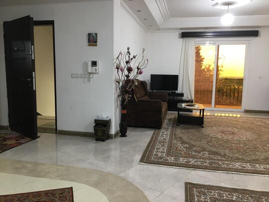 واحد شمال با ویو جنگل و دریا